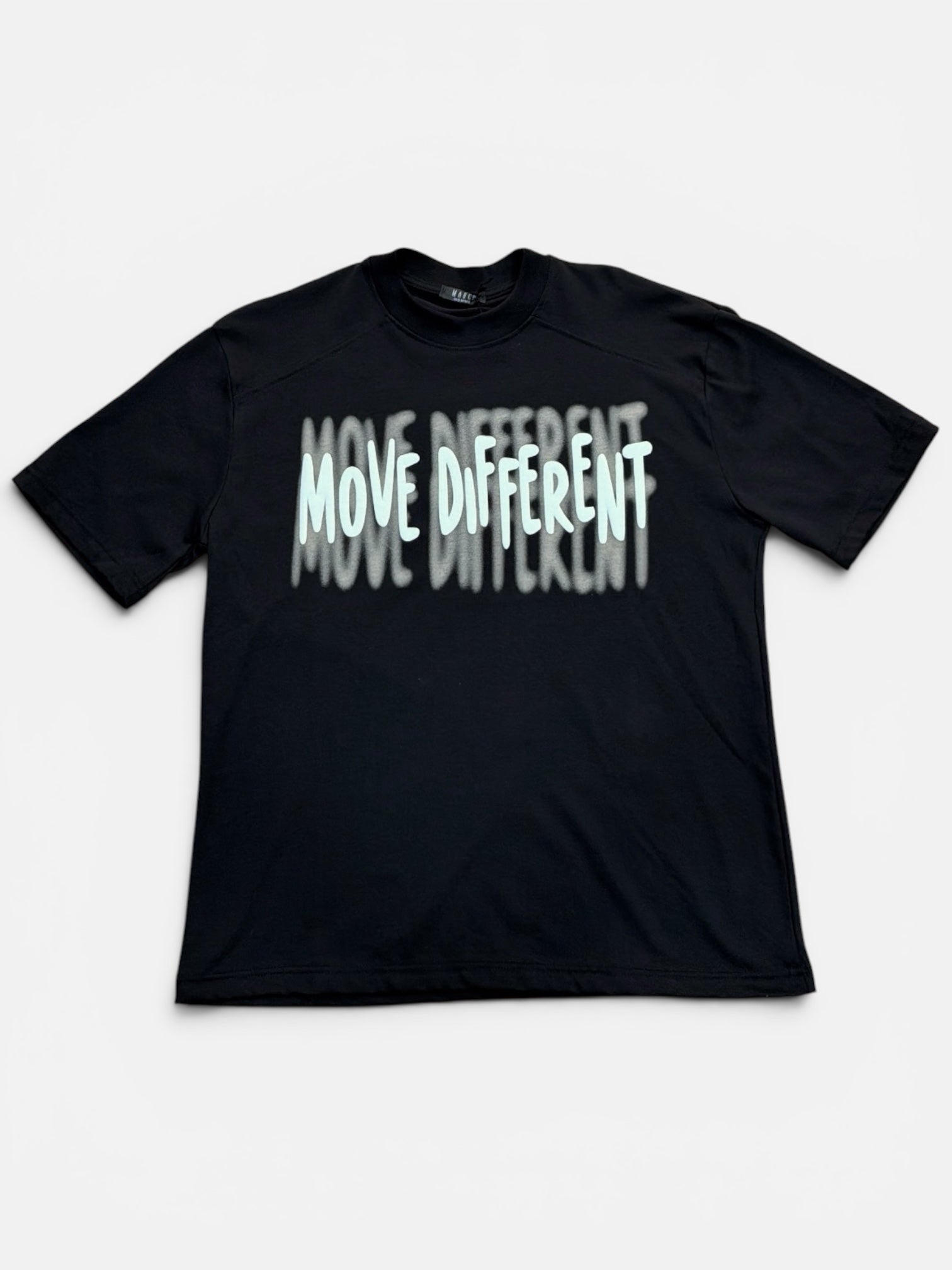 T-shirt move different