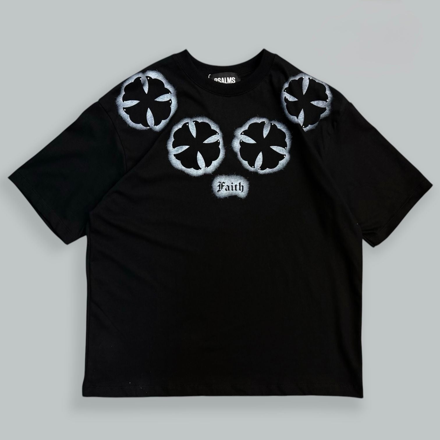 T-shirt borchie