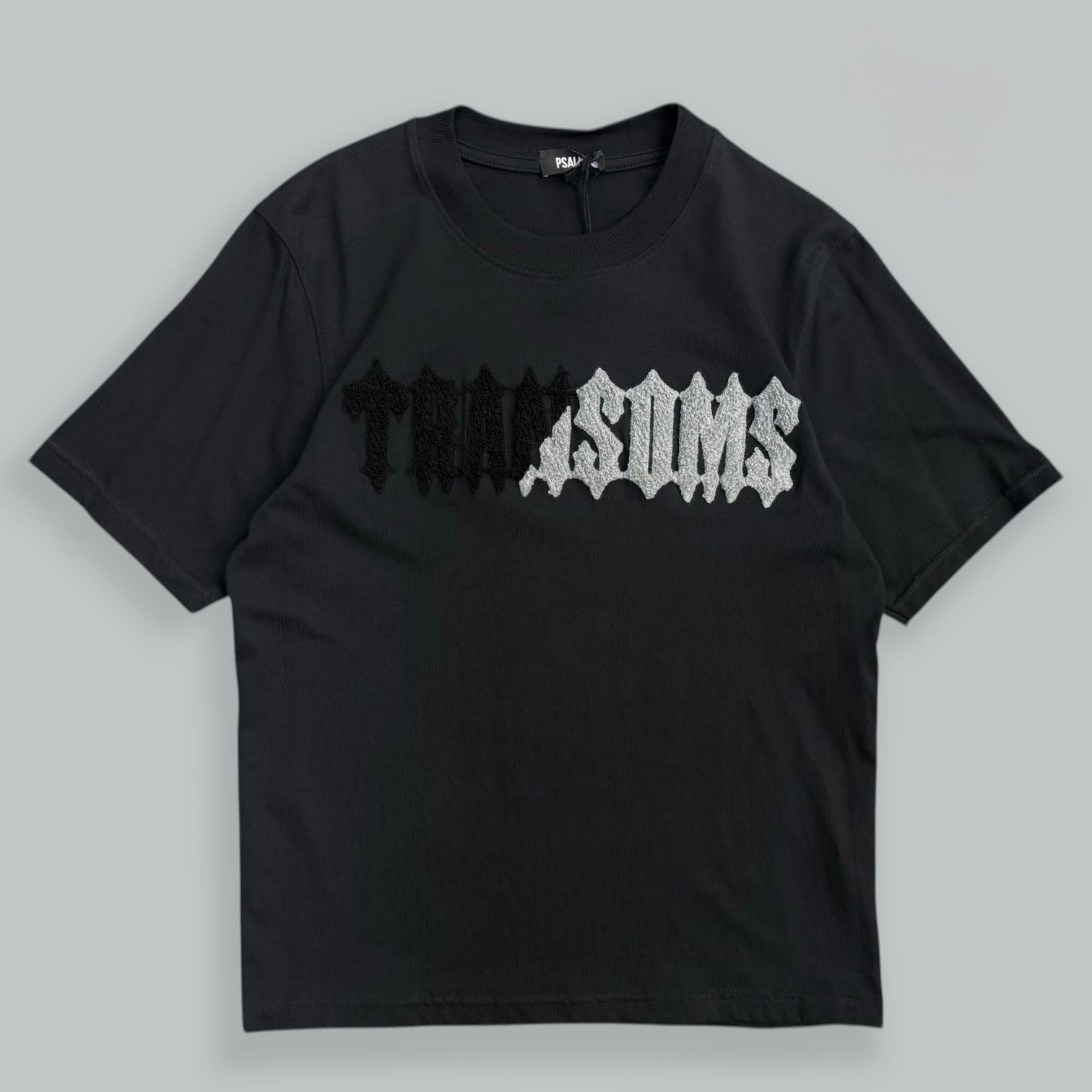 T-shirt transoms
