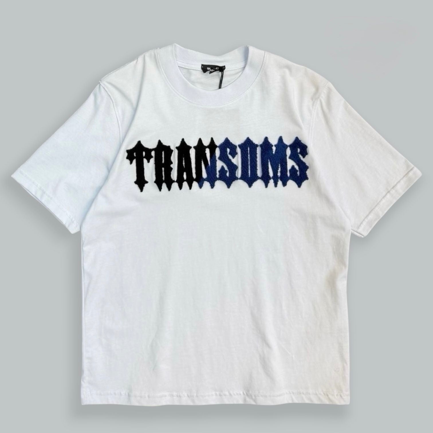 T-shirt transoms