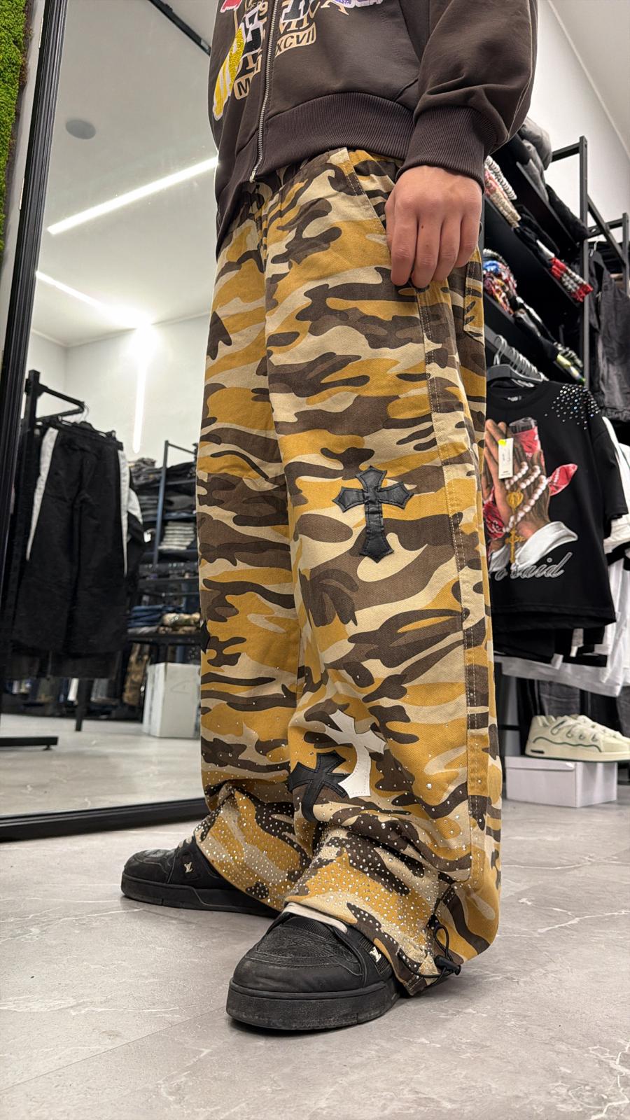 Pantalone crosses diamond