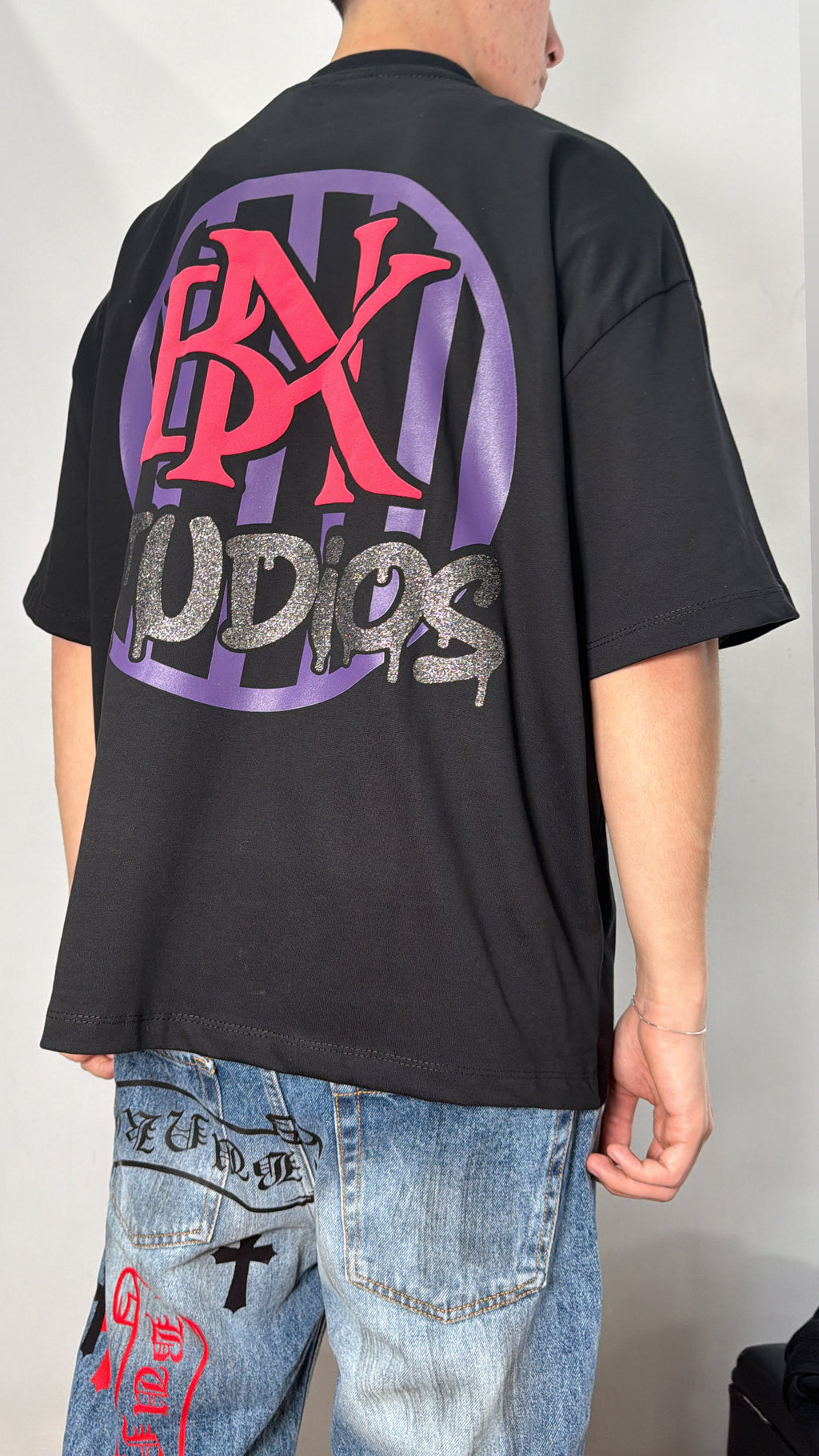 T-shirt bnk studios