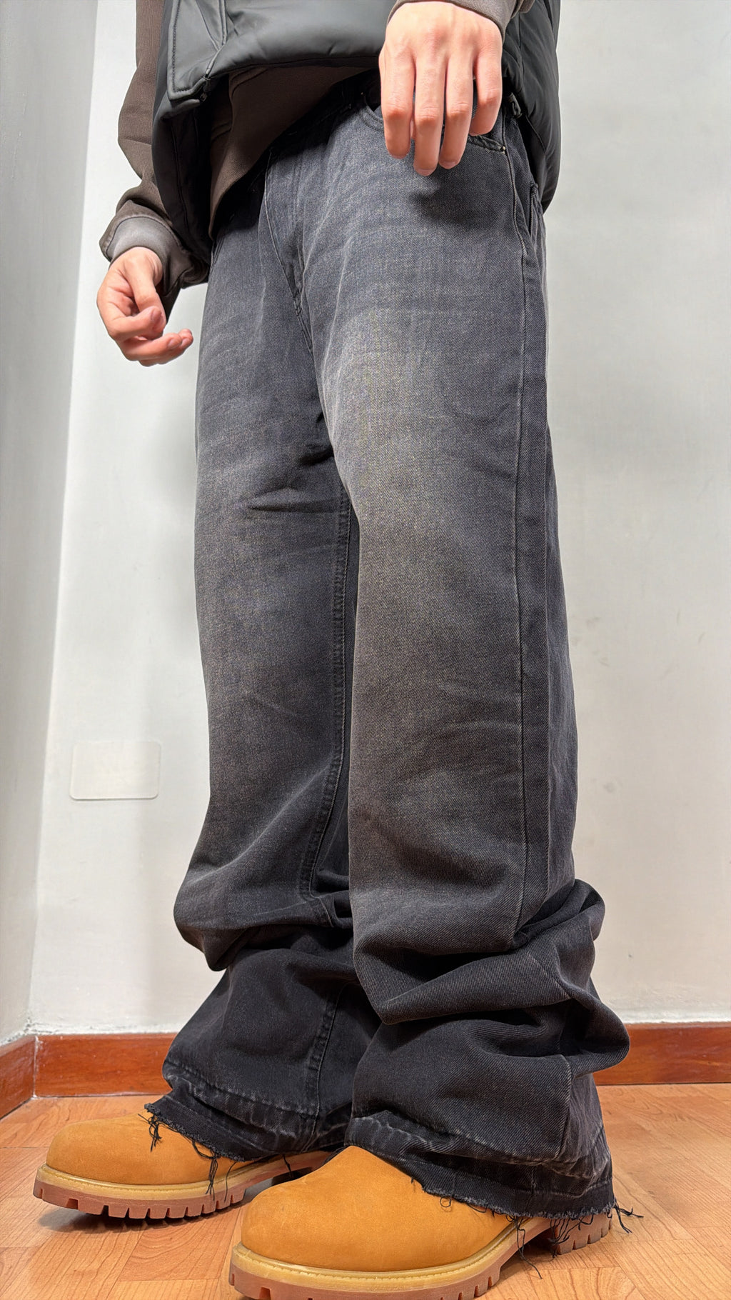 Flare dark gray