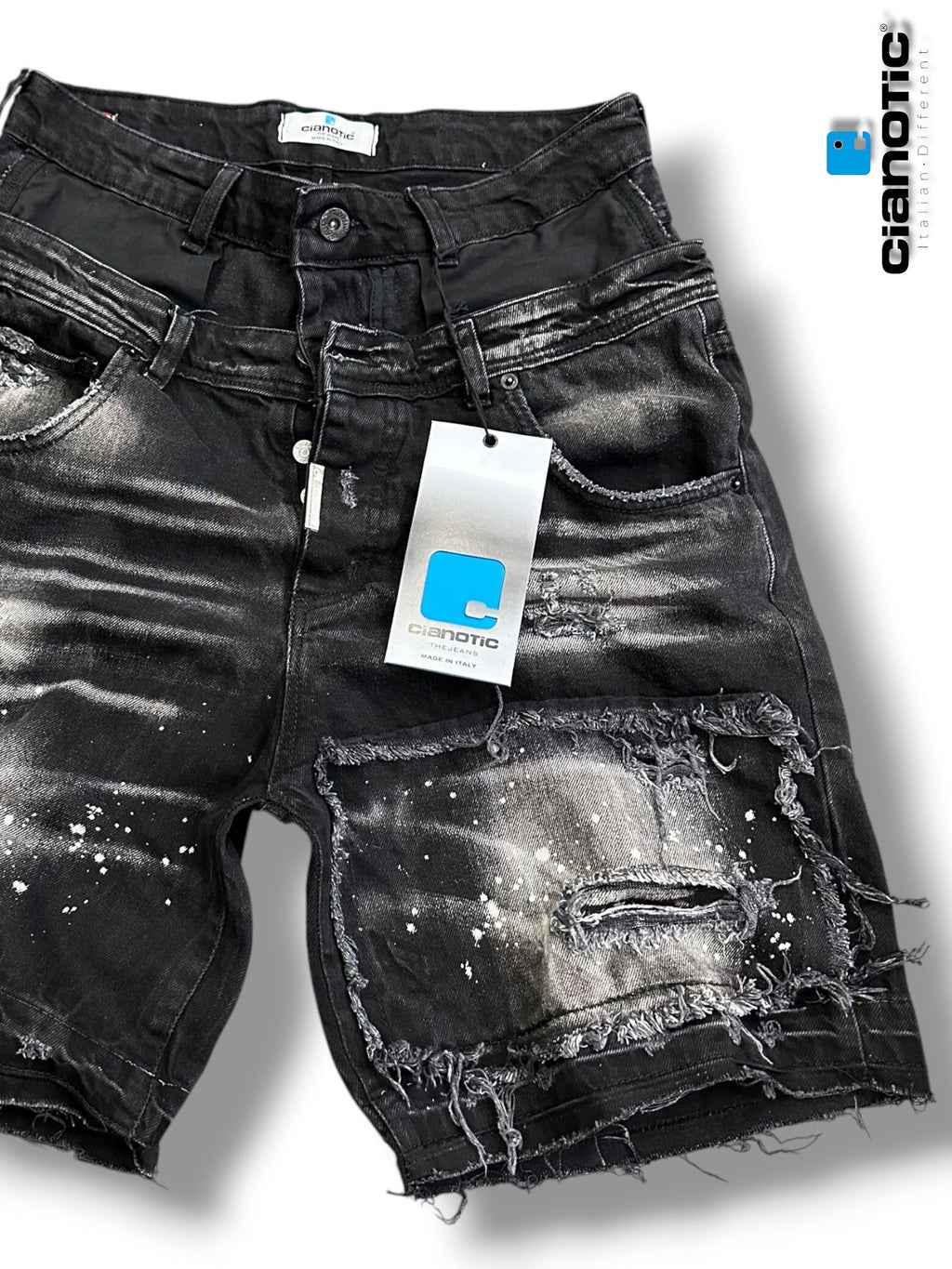 Short 389 black