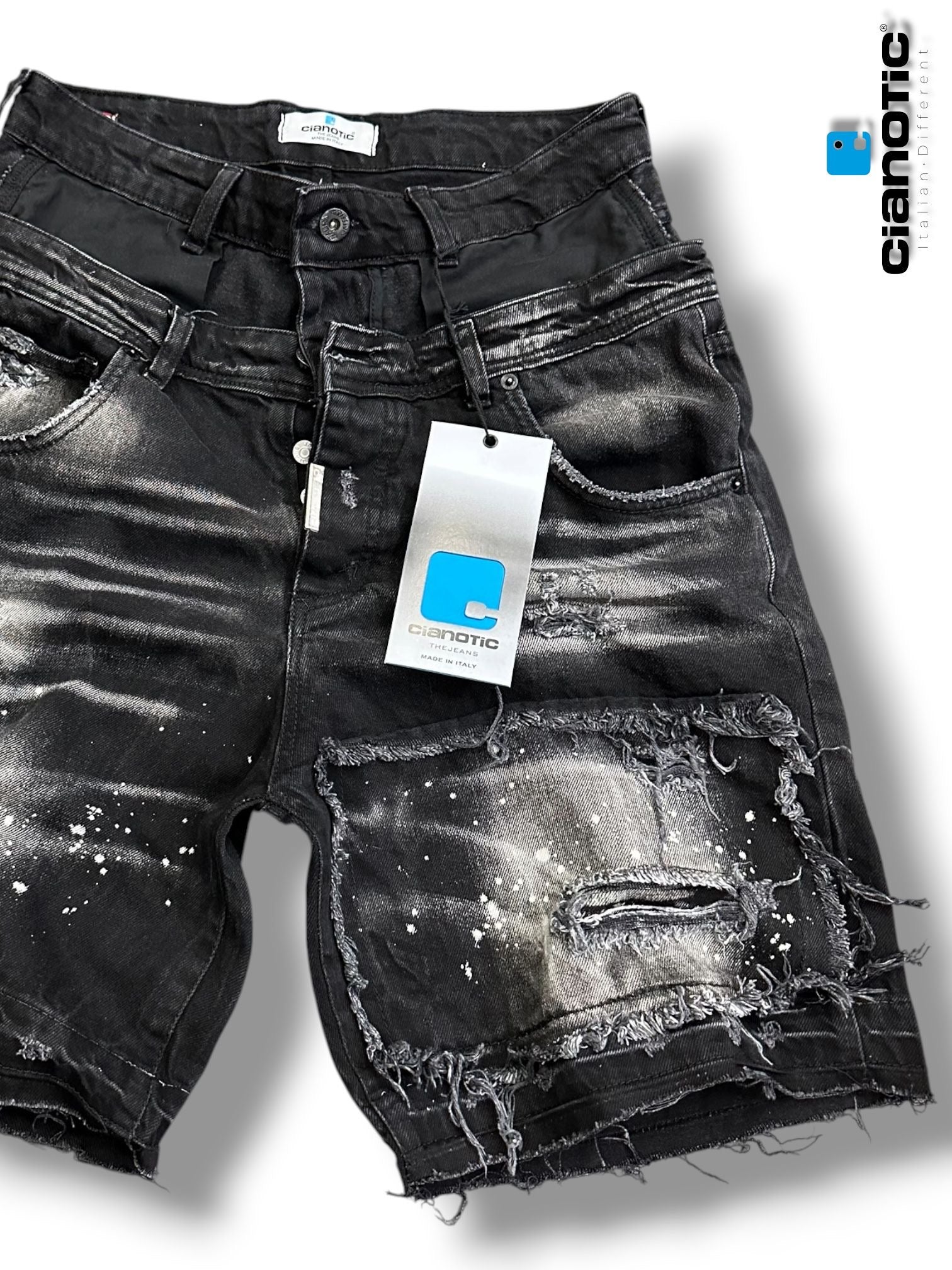 Short 389 black